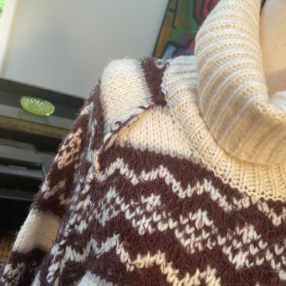 Cropped FREE PEOPLE Sweater L | FREE PEOPLE SWEATER SIZE L | Super cute | NWT - Picture 4 of 9